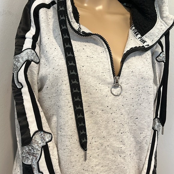 VS Sweater - Picture 2 of 3